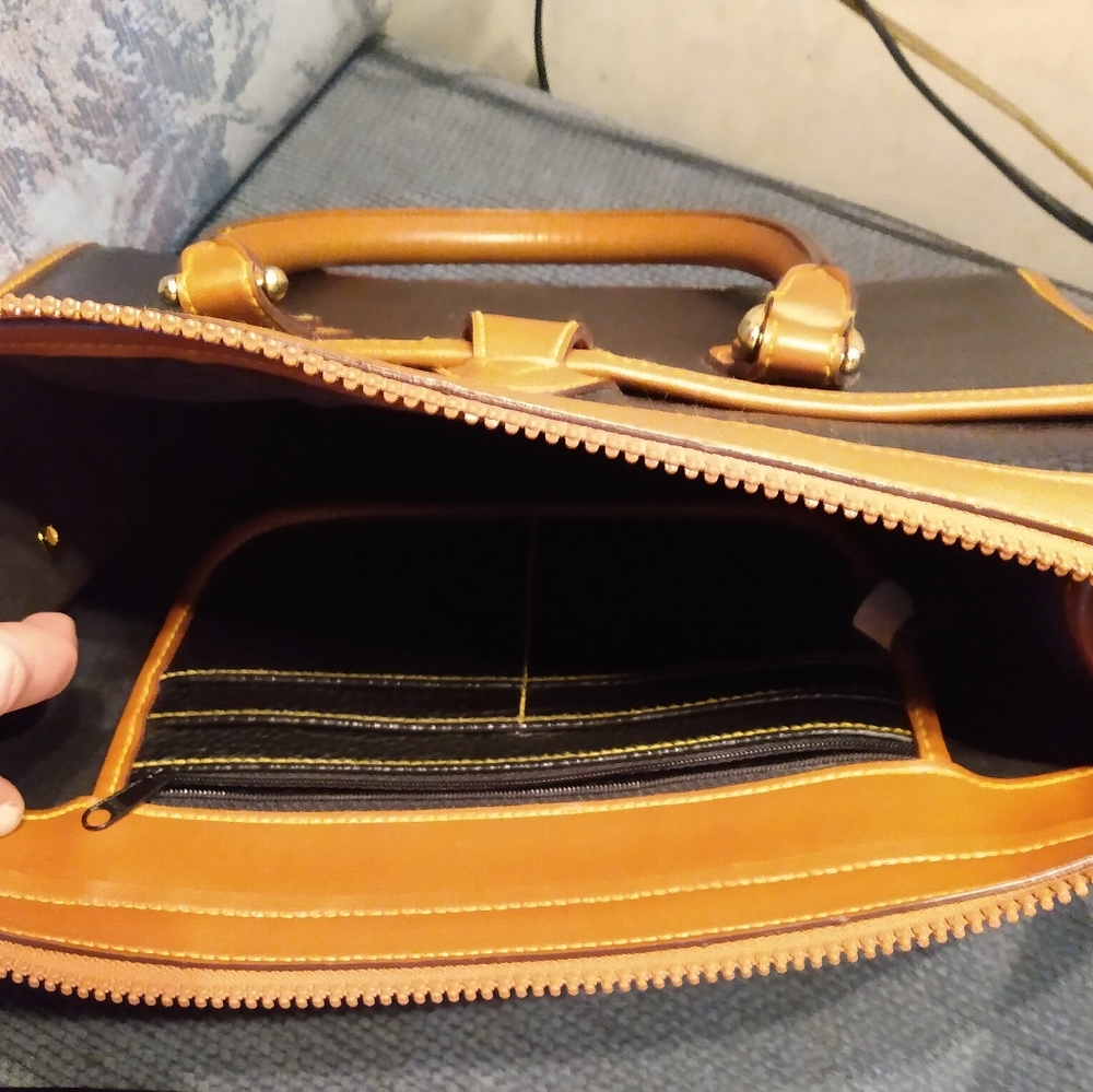 Designer 👜 handbag - Picture 2 of 6